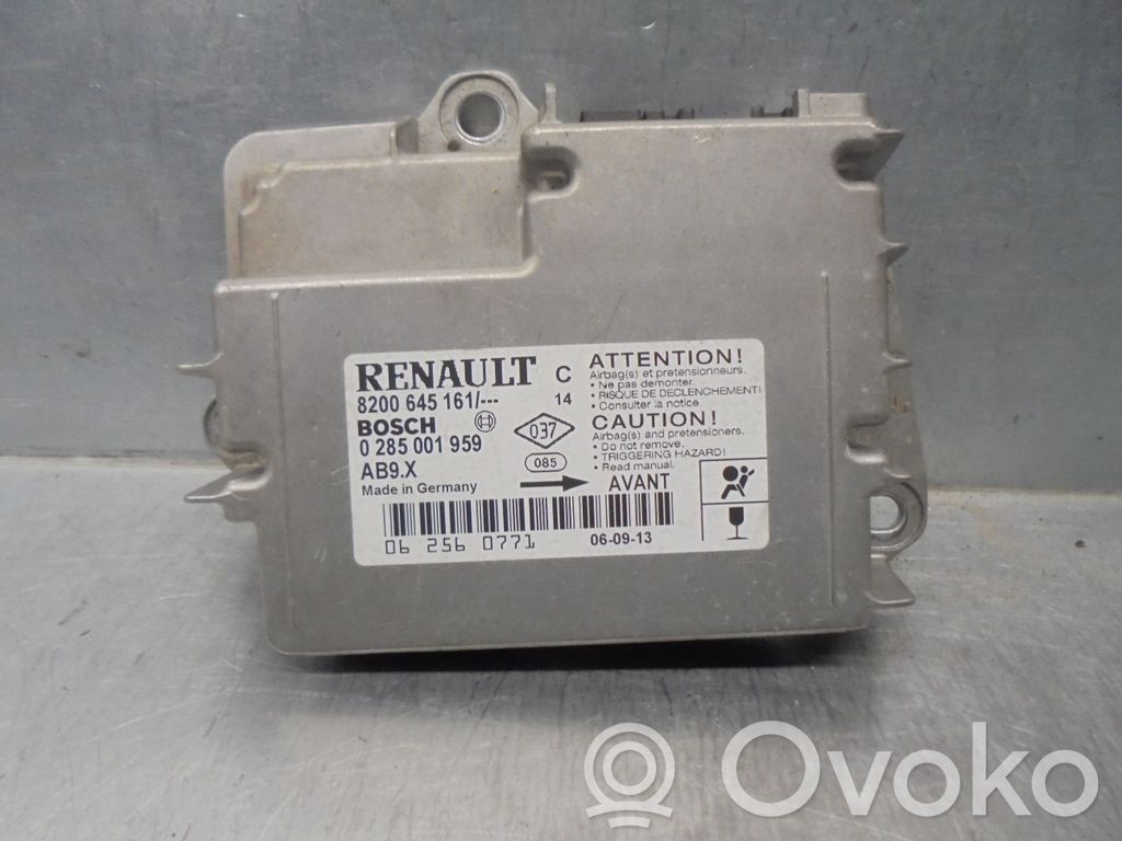 Renault Clio III Airbag control unit/module 
