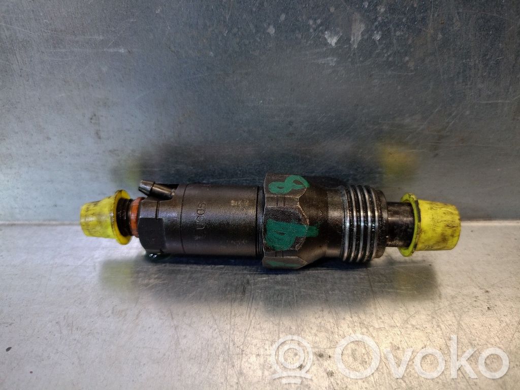 Renault Clio I Inyector de combustible 