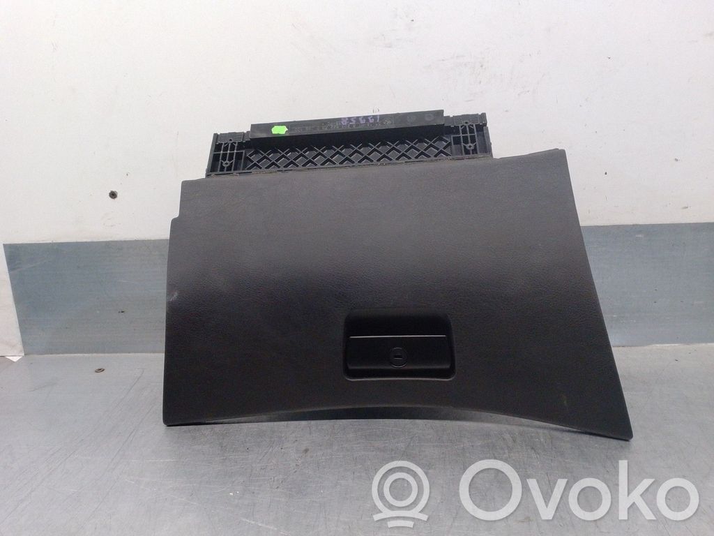 BMW 3 E46 Glove box 