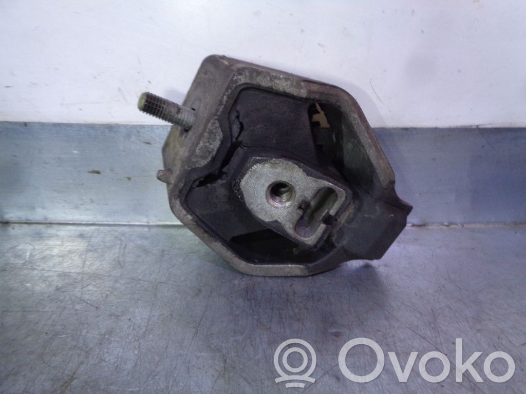 Audi A6 S6 C4 4A Getriebelager Getriebedämpfer 