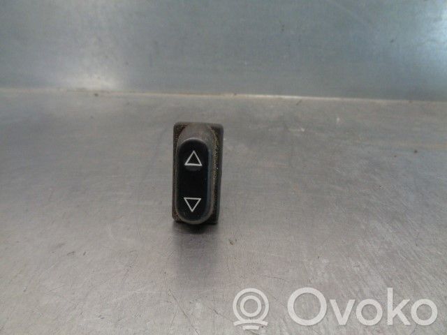 Peugeot 106 Interruttore di controllo dell’alzacristalli elettrico 