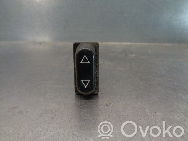 Peugeot 106 Interruptor del elevalunas eléctrico 
