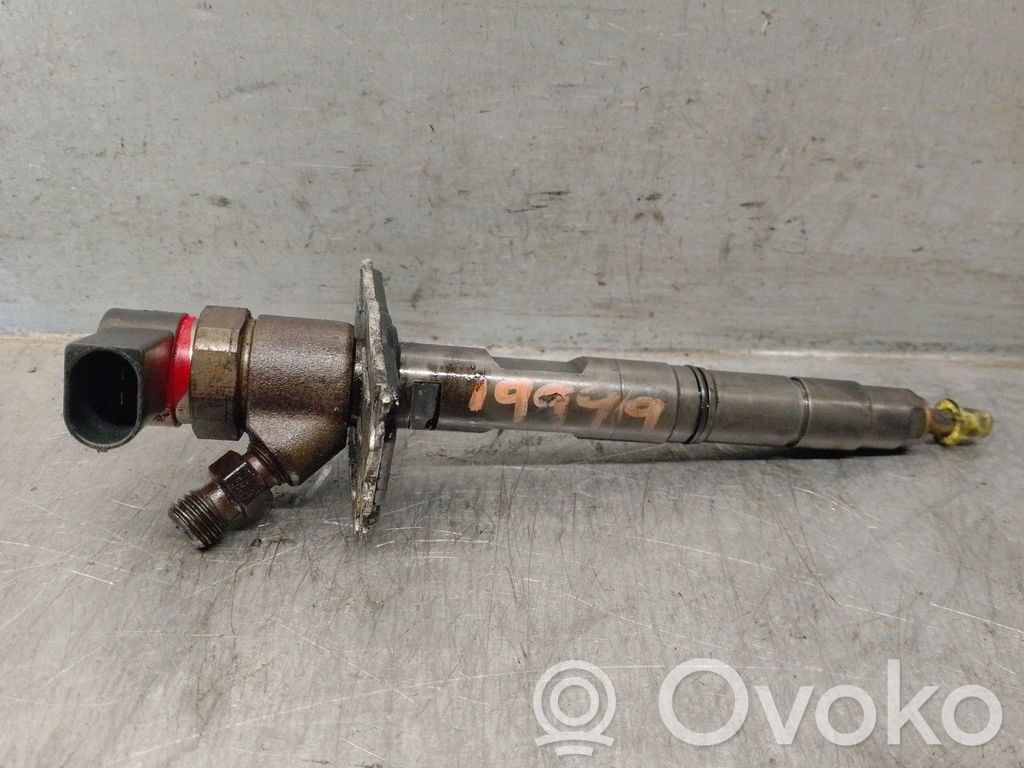 Inyector de combustible   057103113C
