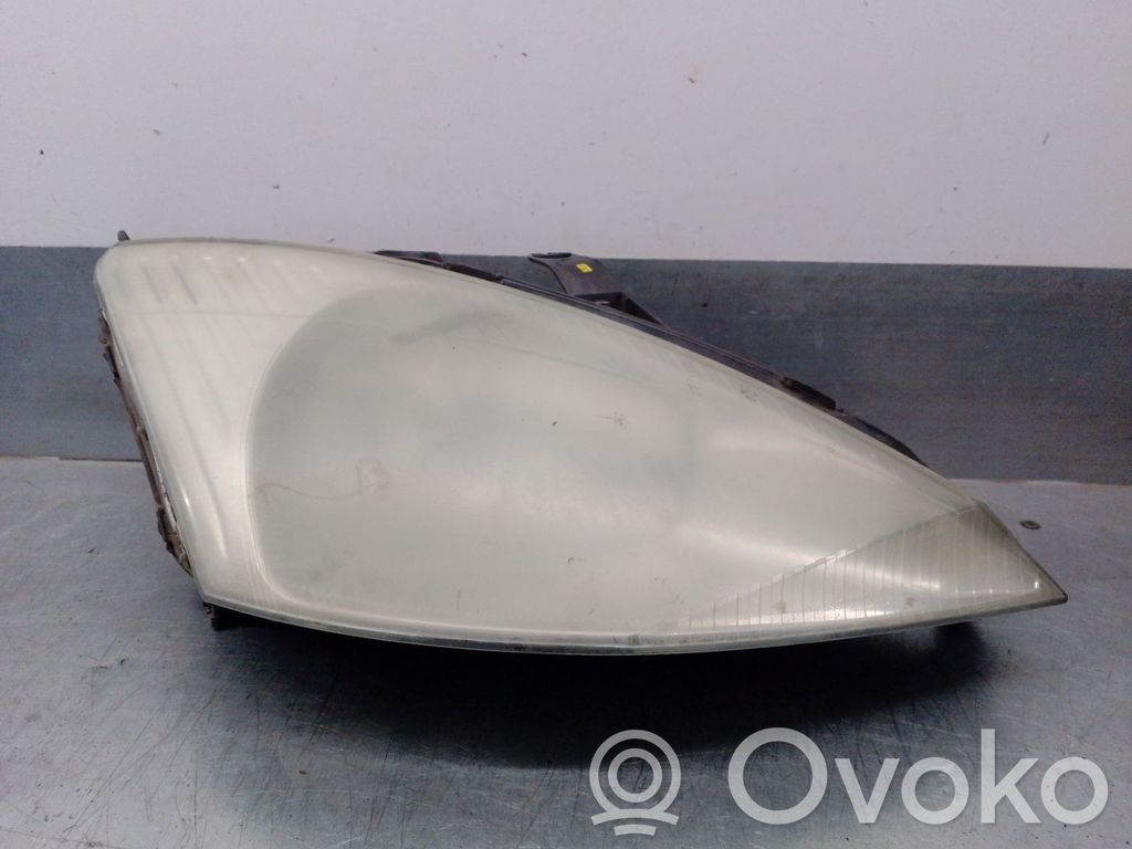 Ford Focus Headlight/headlamp 