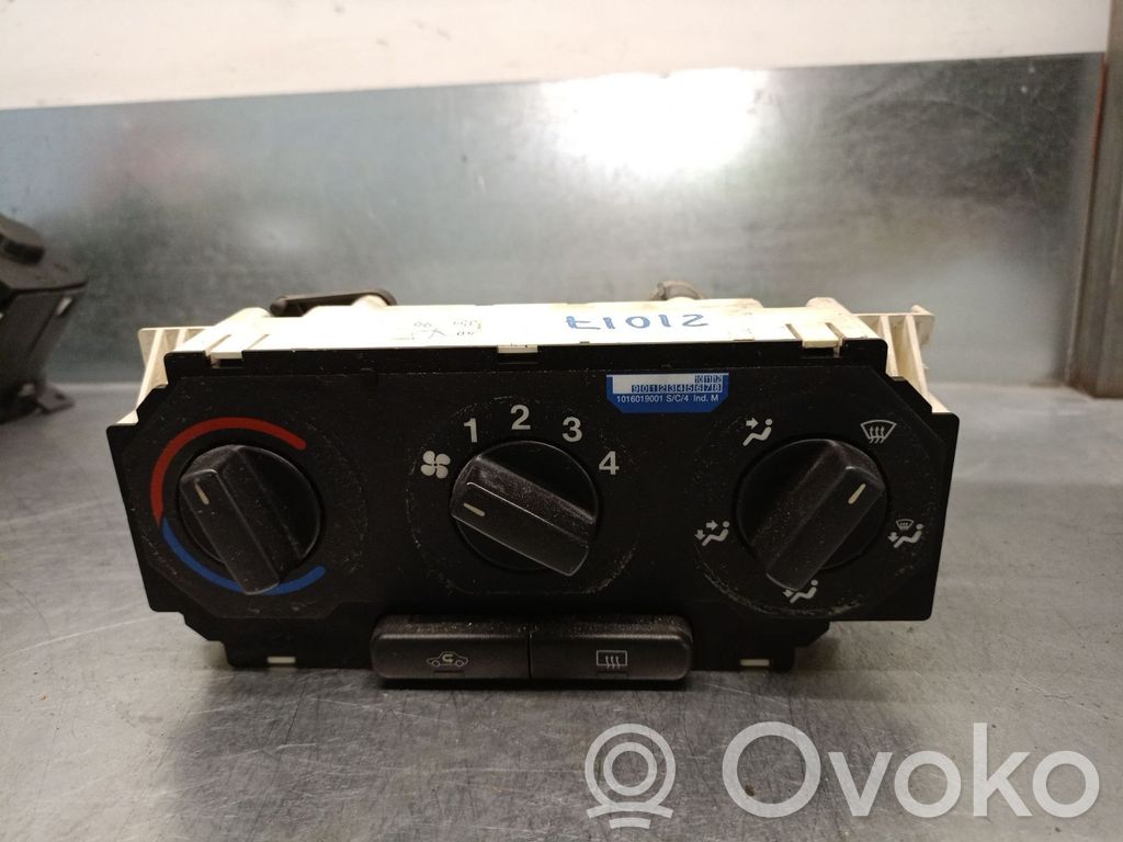 Moduł / Sterownik klimatyzacji   90560365,1822019,52475624DELPHI