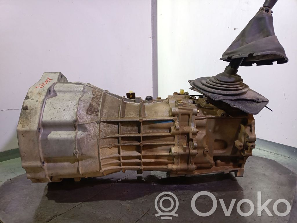 Nissan Navara Cutie viteze manuală cu 5 trepte 