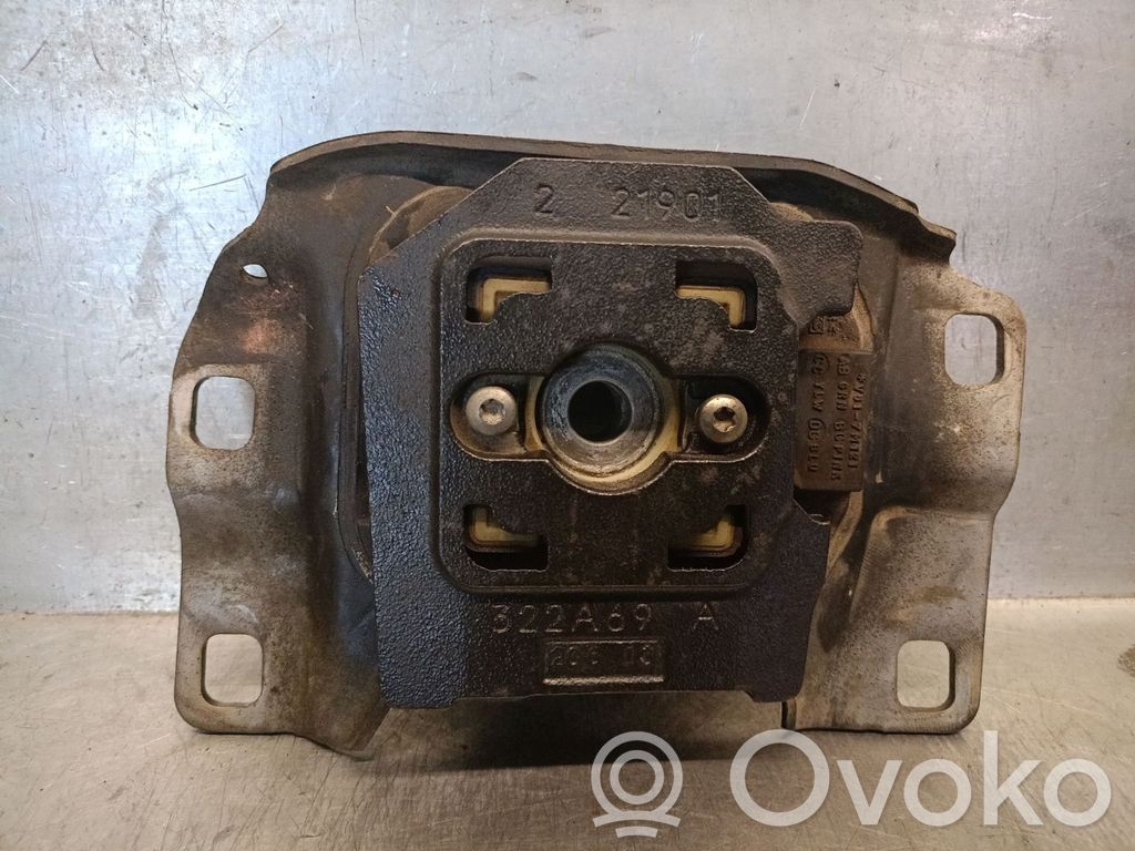 Volvo V50 Engine mount bracket 