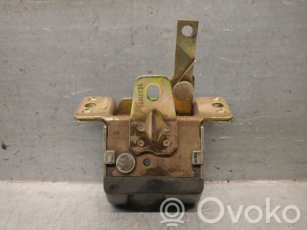 Opel Astra F Tailgate lock latch 