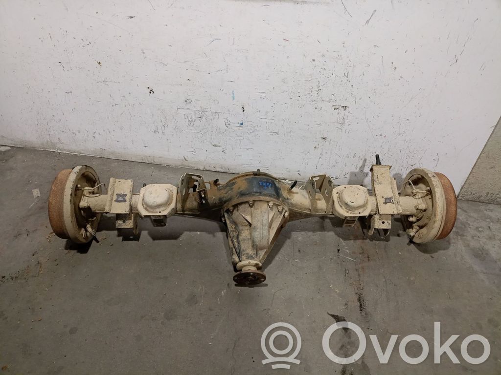 Nissan Terrano Hinterachsträger mit Reduzierstück 