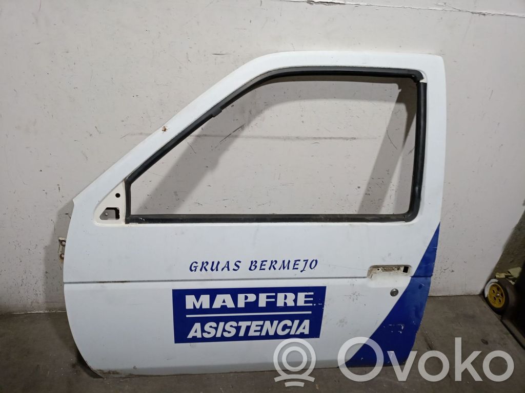 Nissan Terrano Drzwi przednie 