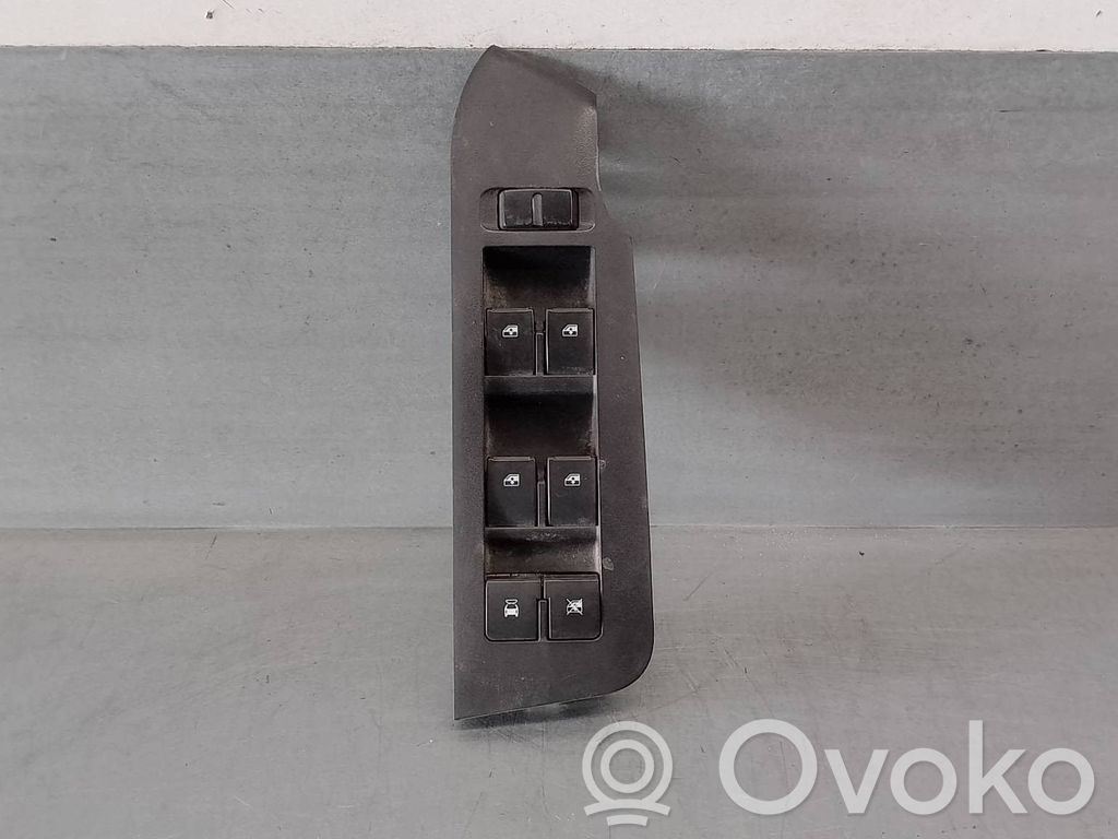 Chevrolet Captiva Electric window control switch 