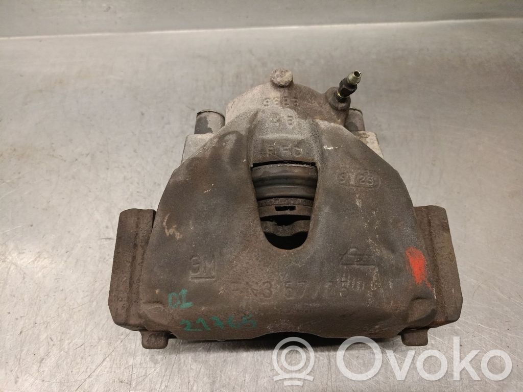 Opel Zafira A Zacisk hamulcowy przedni 