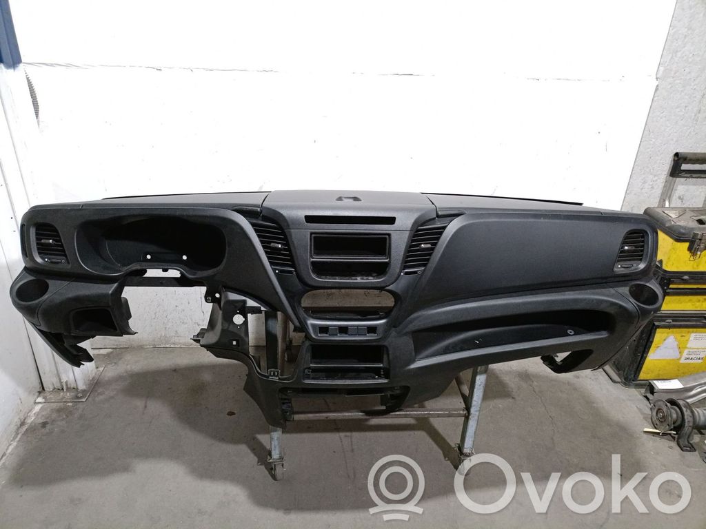 Iveco Daily 6th gen Panel de instrumentos 