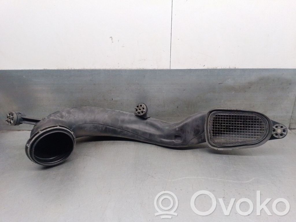 BMW 5 E39 Ilmastointilaitteen putki (A/C) 