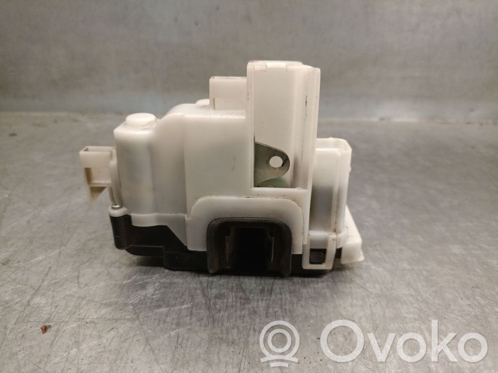 Fiat Qubo Zamek drzwi przednich 