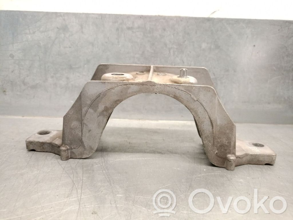 Engine mount bracket   CPLA4A315AA