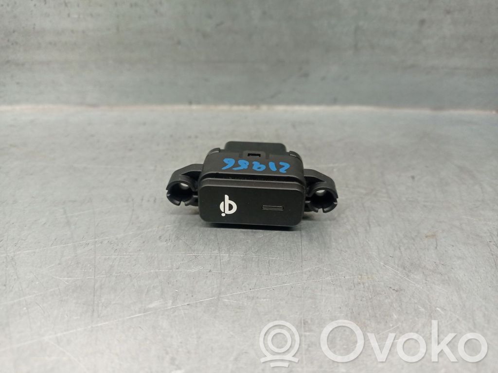 KIA Xceed Multifunctional control switch/knob 