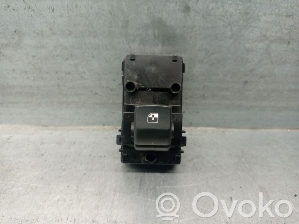 KIA Xceed Electric window control switch 