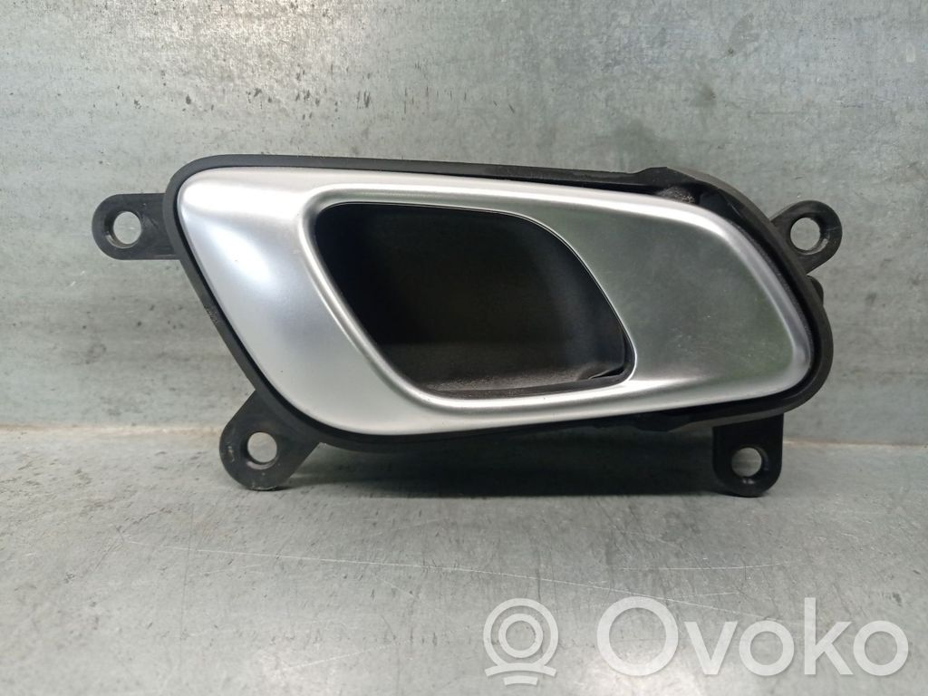 KIA Xceed Manecilla interna puerta trasera 