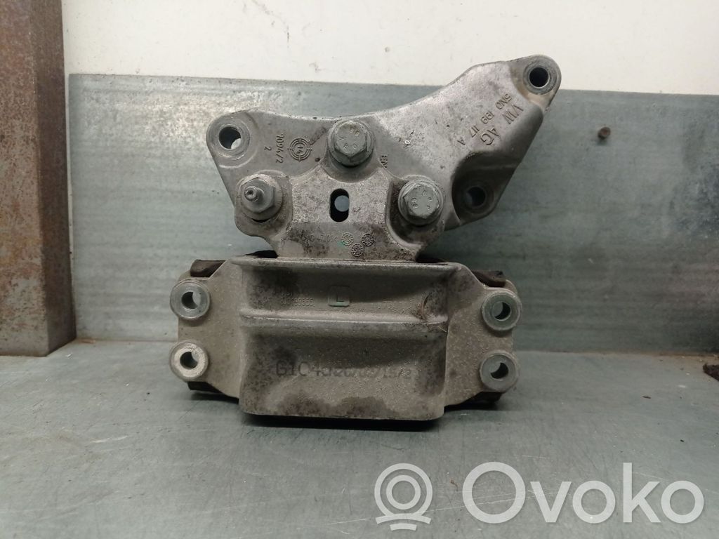 Engine mount bracket   8J0199555,8J0199555,5N0199117A
