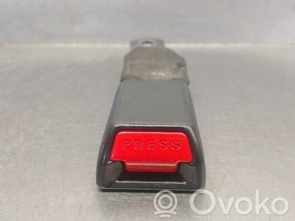 Mazda MX-3 Hebilla del cinturón de seguridad trasero 