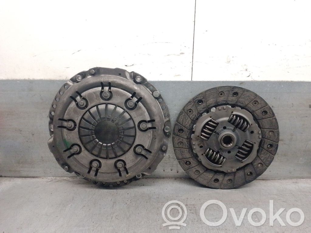 Opel Corsa D Kit d'embrayage 
