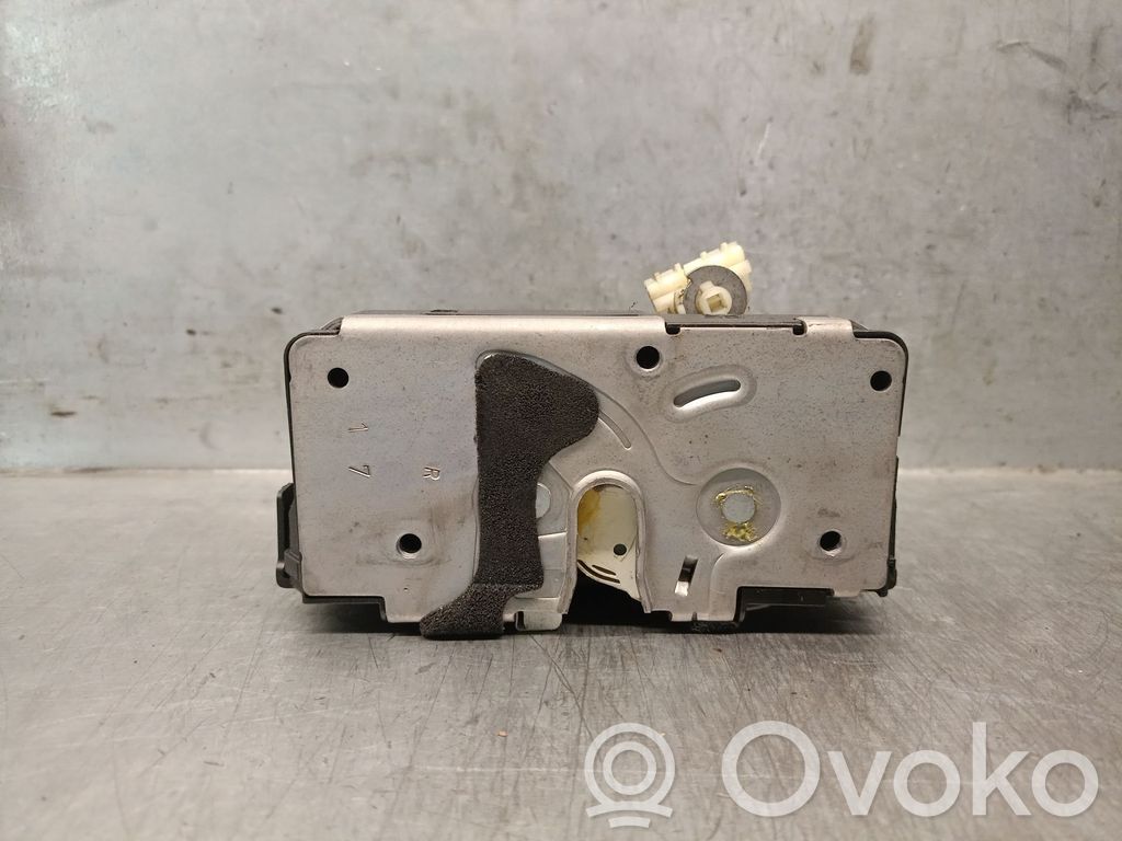 Opel Meriva B Front door lock 
