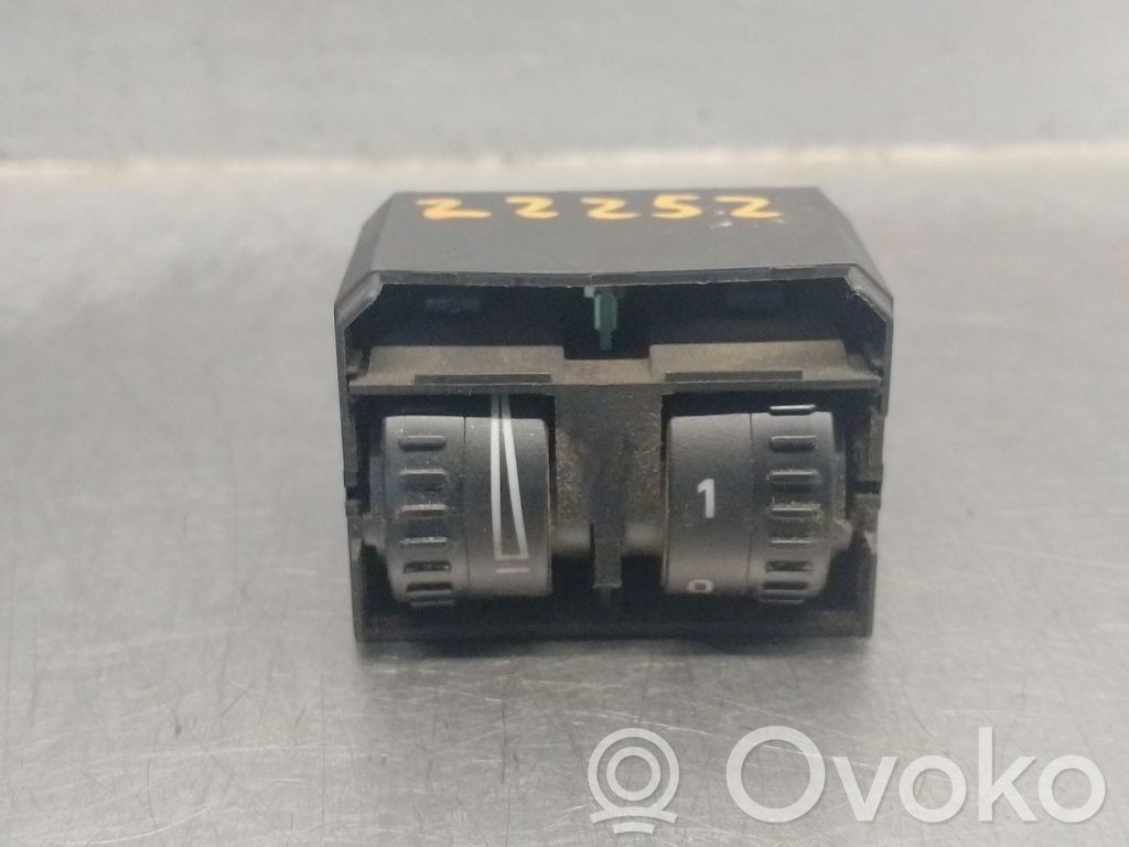 Volkswagen Caddy Panel lighting control switch 