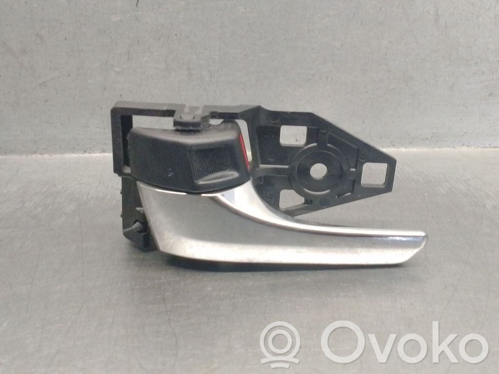 Toyota RAV 4 (XA40) Manecilla interna puerta trasera