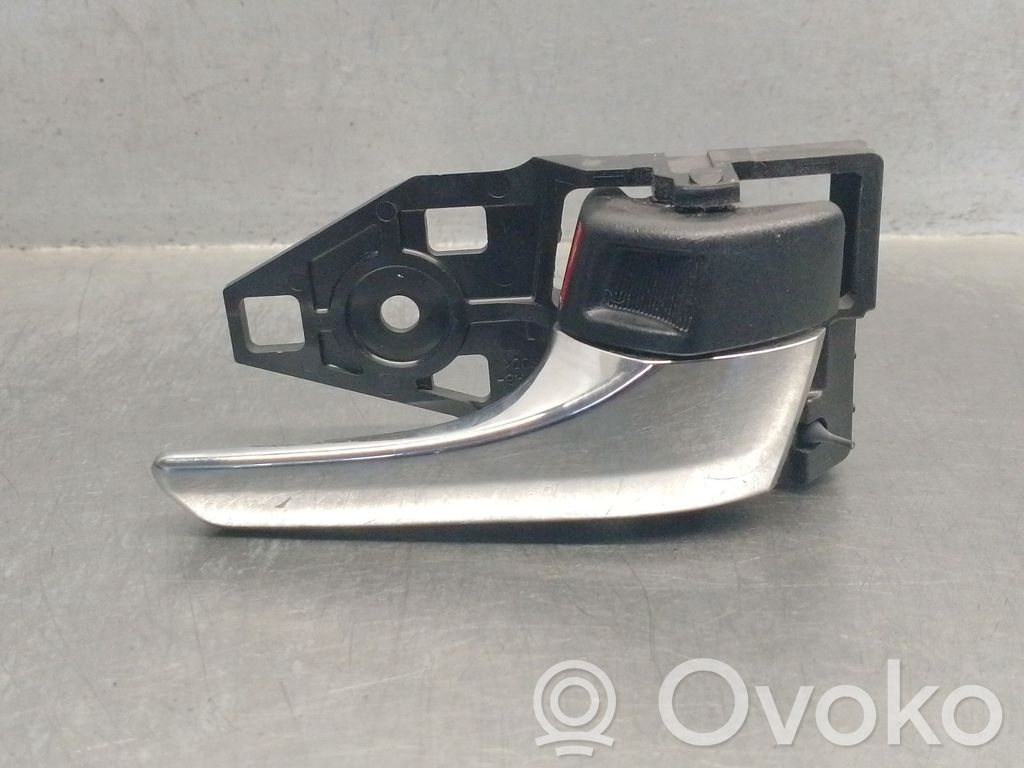 Toyota RAV 4 (XA40) Manecilla interna puerta trasera