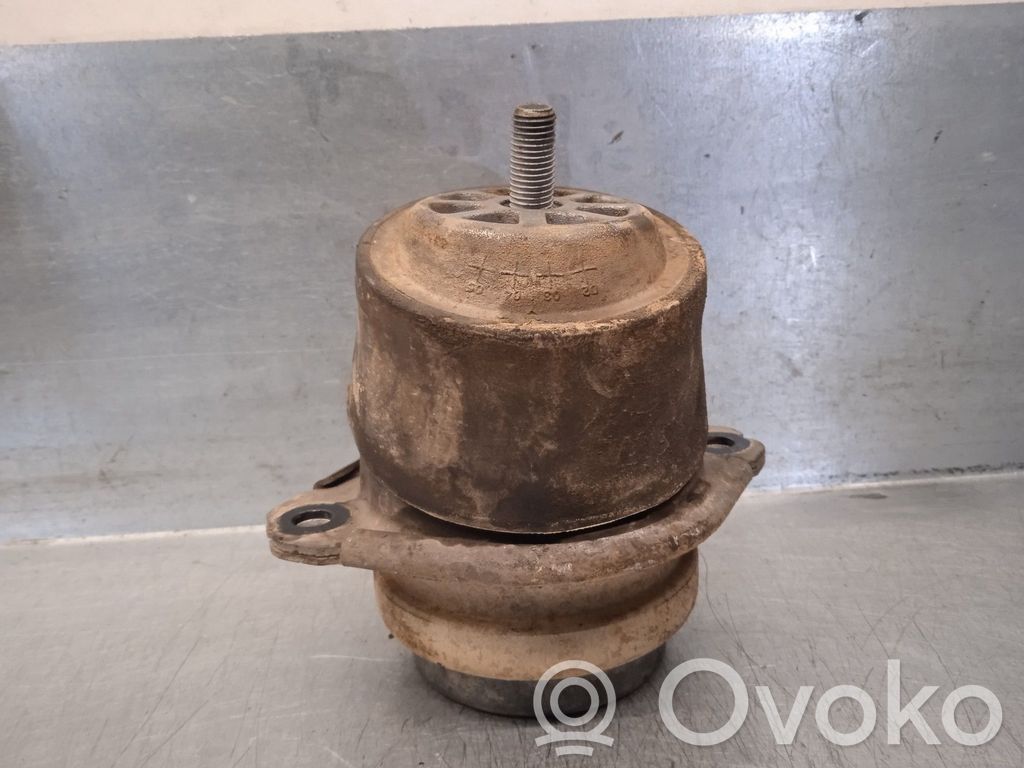 Volkswagen Touareg I Suport tampon motor 