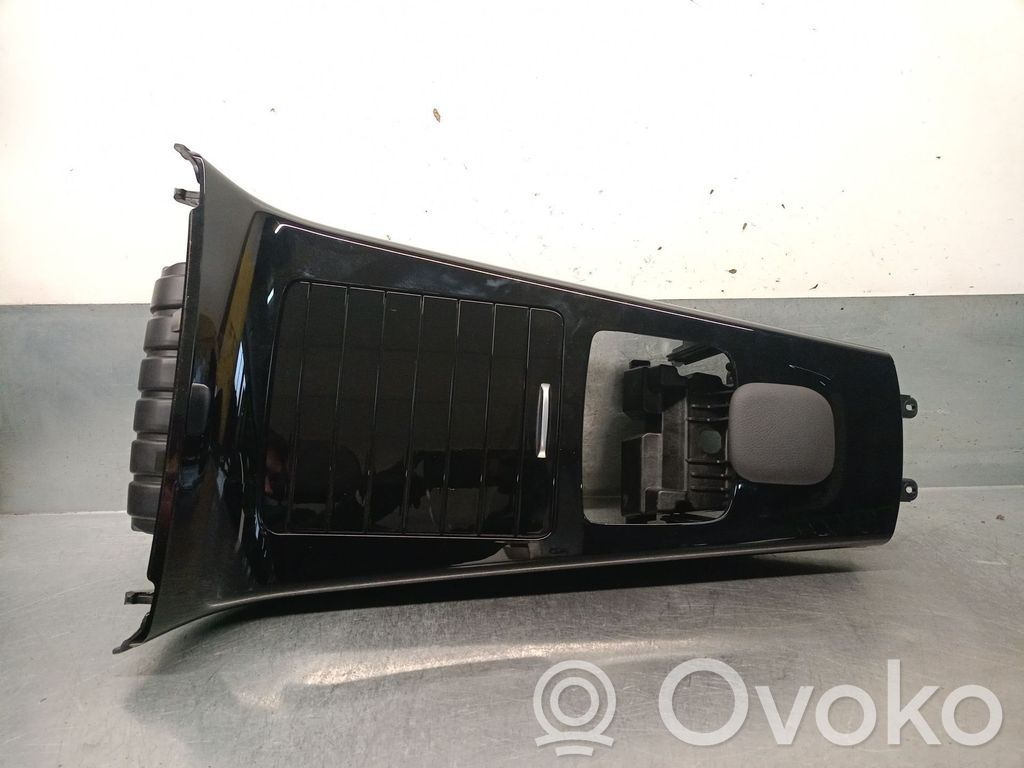 Mercedes-Benz CLA C118 X118 Console centrale