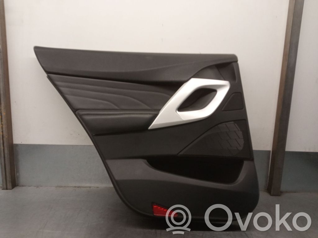 Citroen DS5 Takaoven verhoilu 