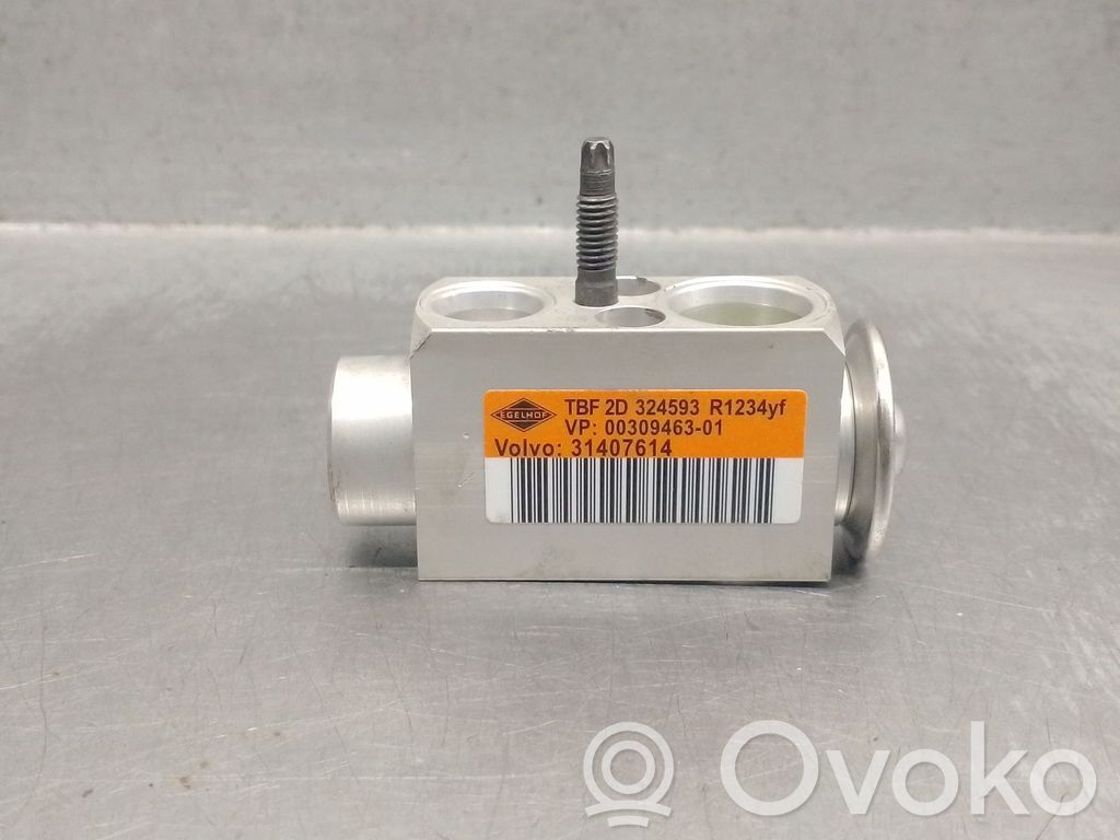 Volvo V40 Radiator răcire A/C (condensor) 