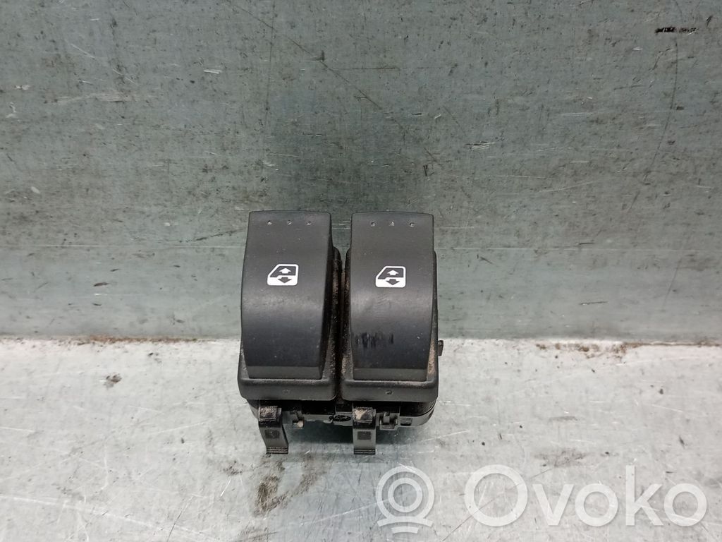 Renault Megane II Electric window control switch 