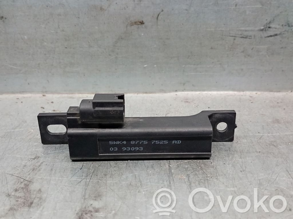Nissan X-Trail T32 Antenna autoradio