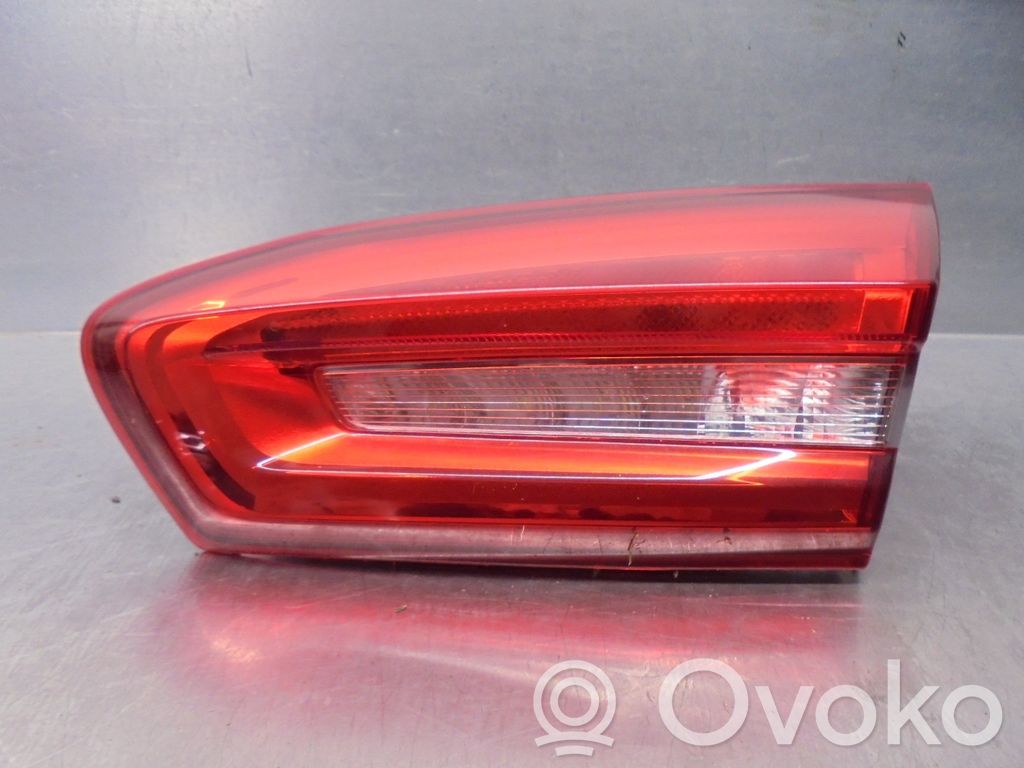 Ford Focus ST Aizmugurējais lukturis virsbūvē 