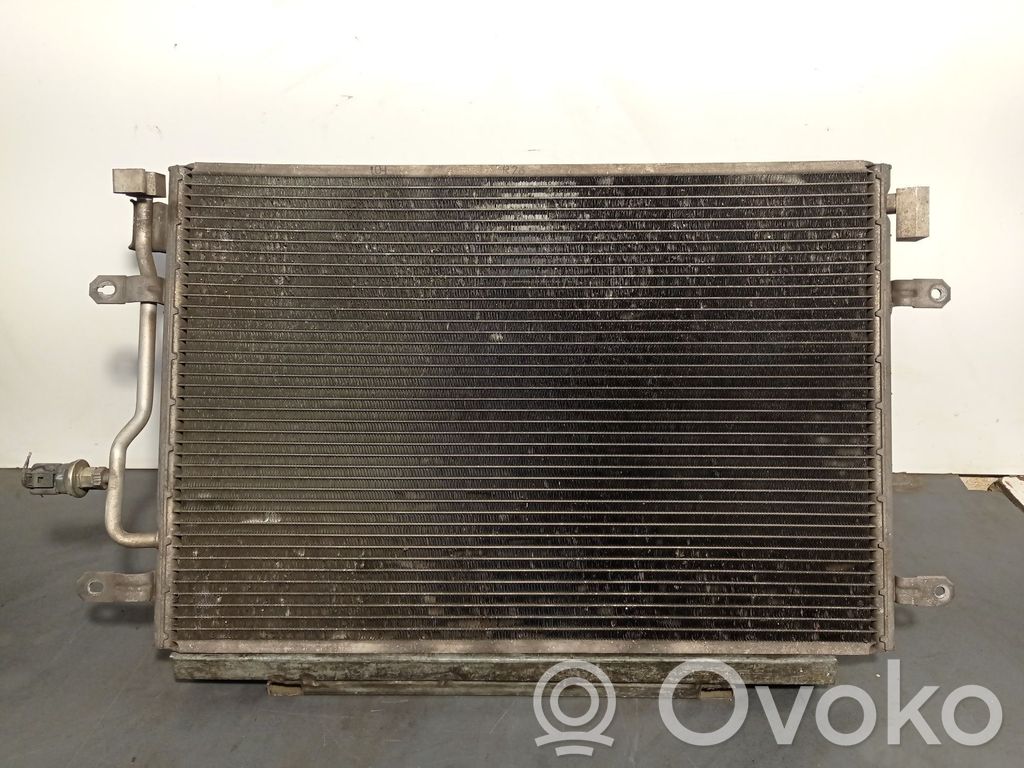 Audi A4 S4 B6 8E 8H Radiatore di raffreddamento A/C (condensatore) 