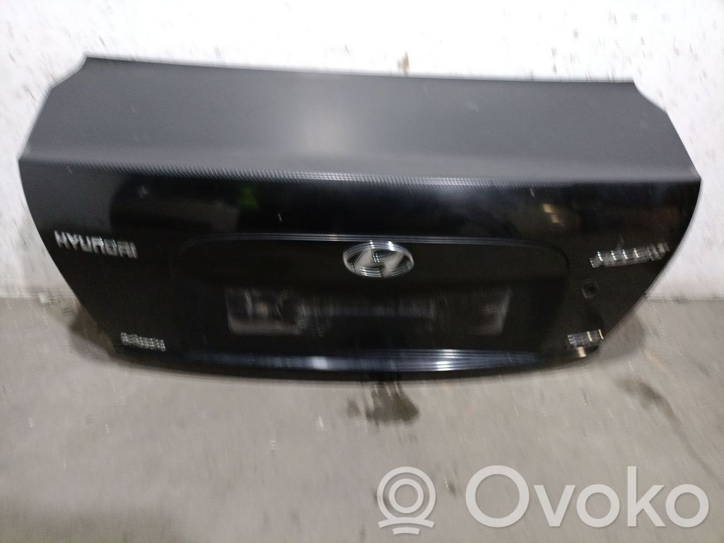 Hyundai Accent Couvercle de coffre