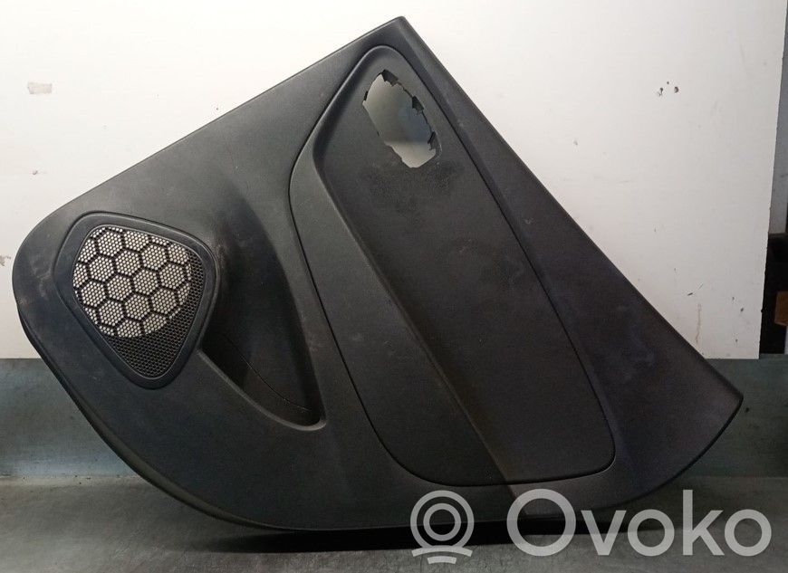Renault Captur Takaoven verhoilu 