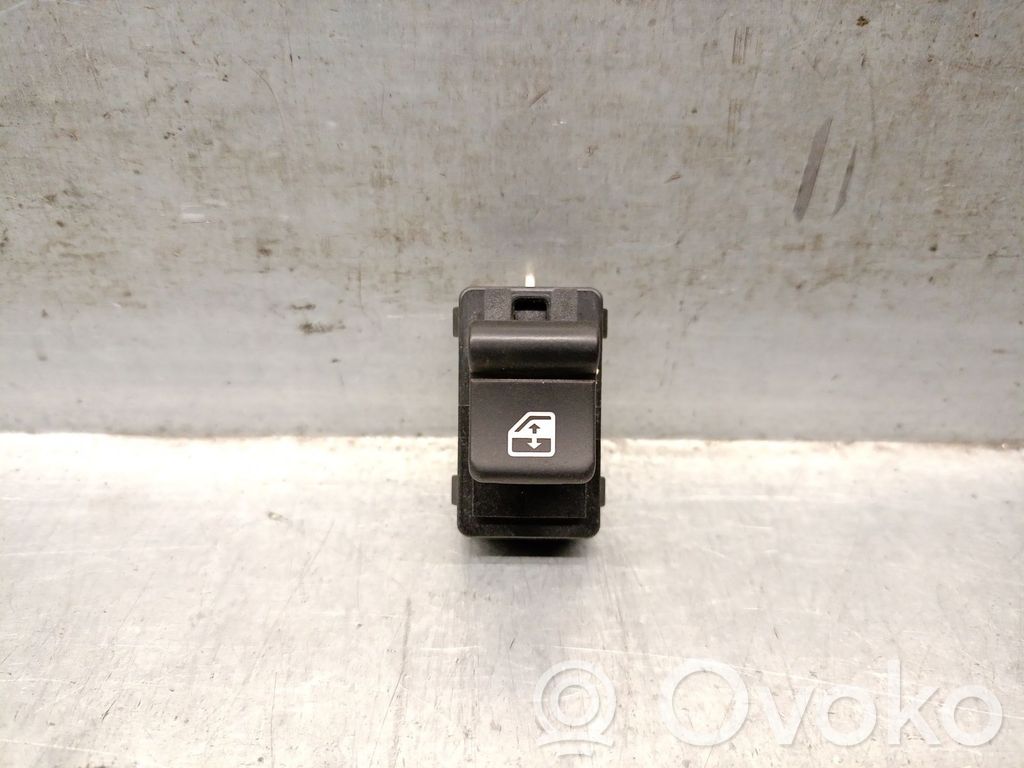 Fiat 500E Electric window control switch 