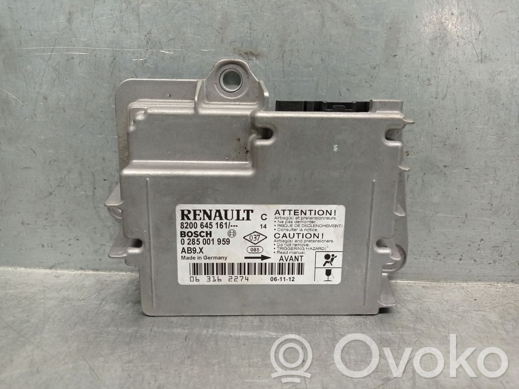 Renault Clio III Airbag control unit/module 