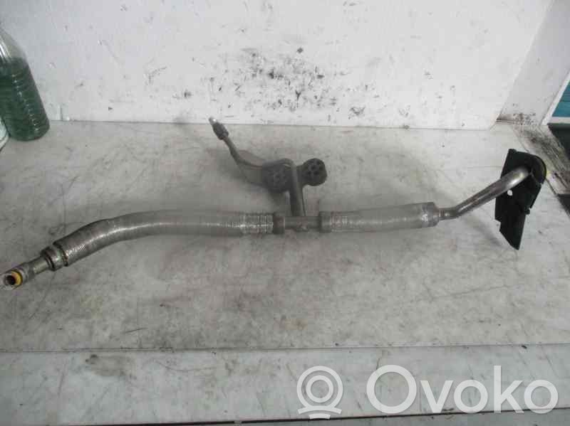 BMW 5 E60 E61 Ilmastointilaitteen putki (A/C) 