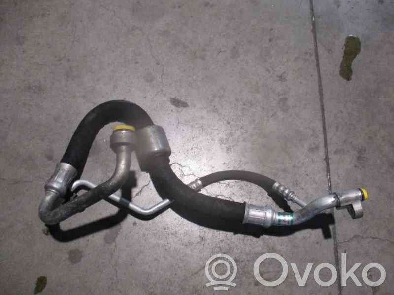 BMW 3 E90 E91 Ilmastointilaitteen putki (A/C) 