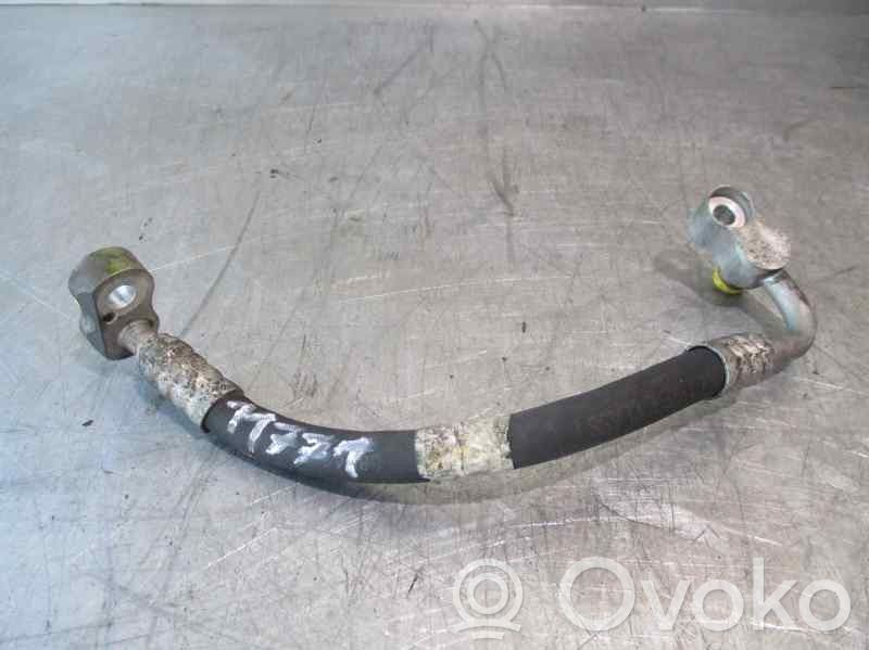 BMW 5 E39 Ilmastointilaitteen putki (A/C) 
