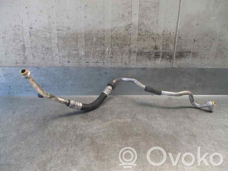 Audi A4 S4 B6 8E 8H Ilmastointilaitteen putki (A/C) 
