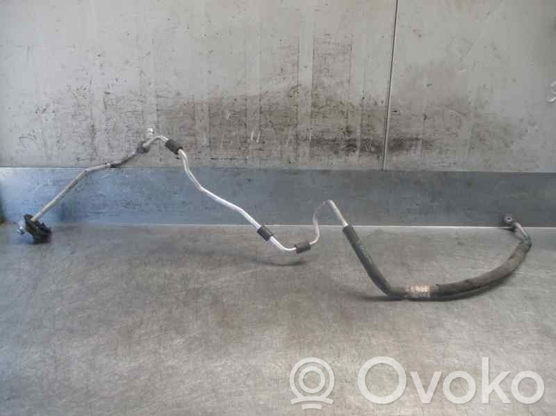 Audi A4 S4 B6 8E 8H Ilmastointilaitteen putki (A/C) 
