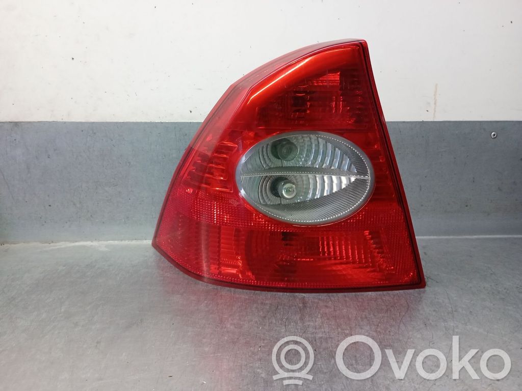 Ford Focus Aizmugurējais lukturis virsbūvē 