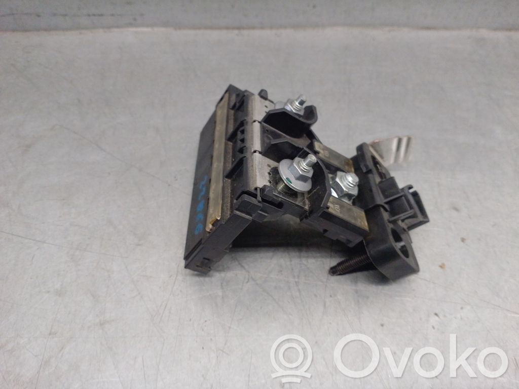 Nissan Juke II F16 Juego de caja de fusibles 