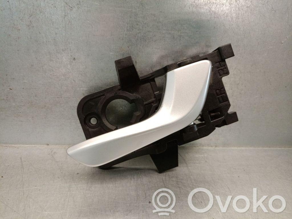 KIA Stonic Manecilla interna puerta delantera 